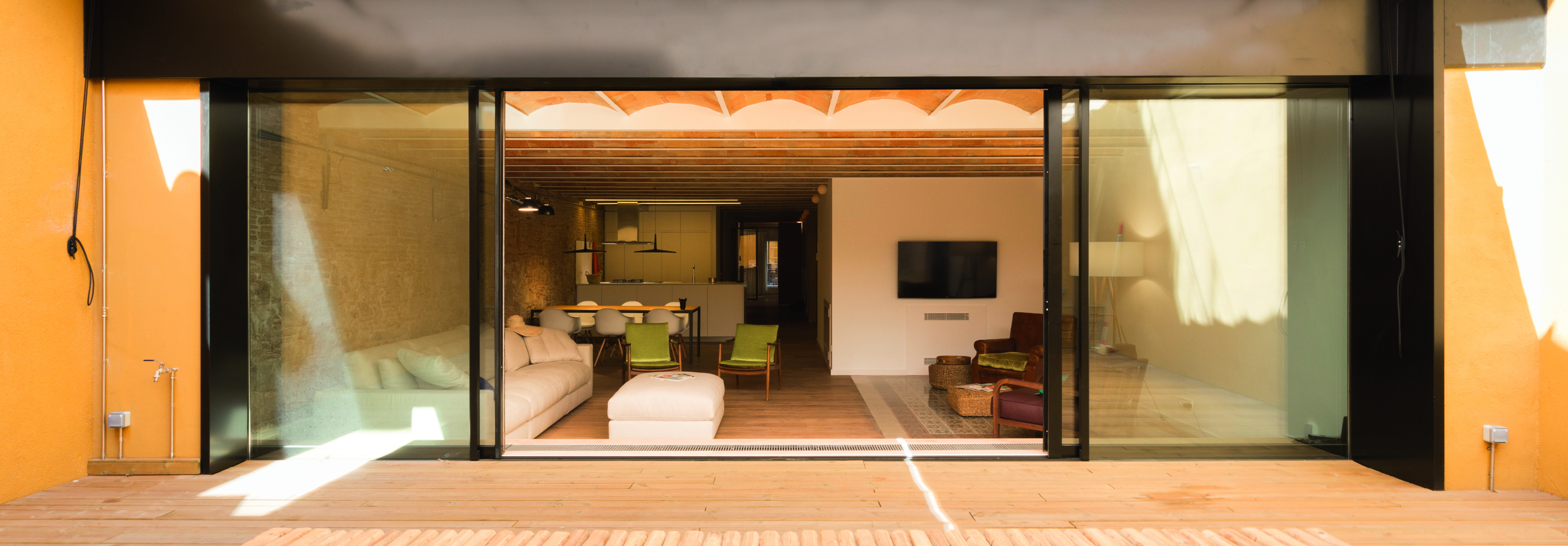 House renovation in Gotico district
